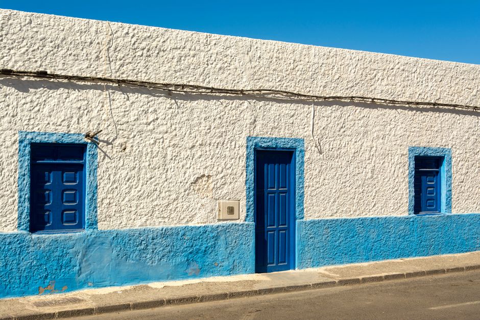 Painted wall surface in sunlight